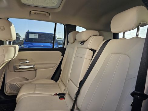 Used 2022 Mercedes-Benz GLB 250 image 8