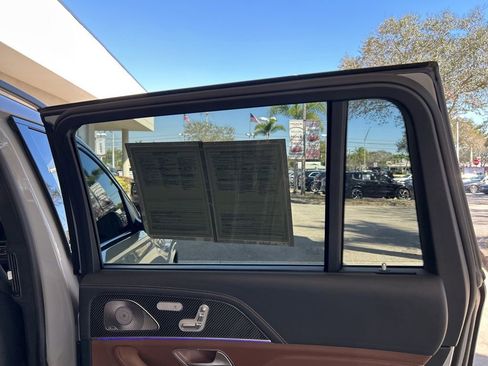 Used 2024 Mercedes-Benz GLS 63 AMG 4MATIC image 44