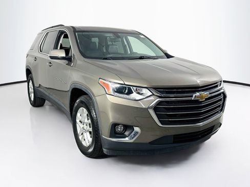 Used 2020 Chevrolet Traverse LT FWD image 3