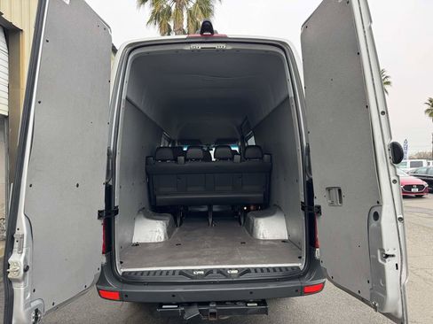 Used 2016 Mercedes-Benz Sprinter 3500 image 24