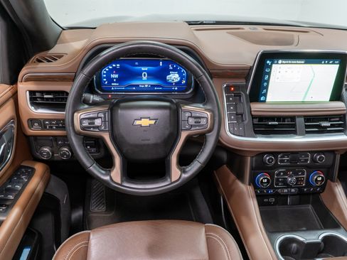 Used 2024 Chevrolet Suburban High Country image 12