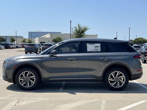 New 2025 Lincoln Corsair FWD image 4