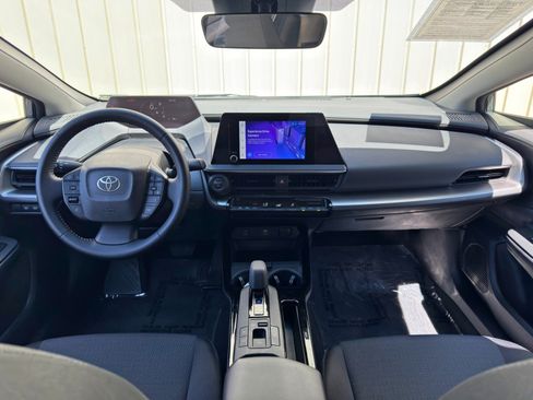 Used 2024 Toyota Prius LE FWD image 11