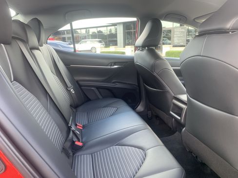 Used 2023 Toyota Camry SE w/ Convenience Package FWD image 33