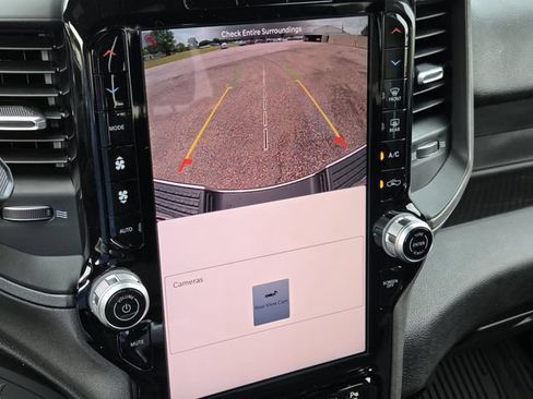 New 2026 RAM 2500 Tradesman AWD/4WD image 18
