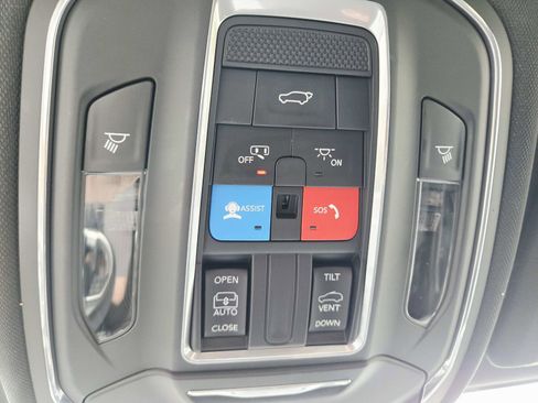 Used 2023 Jeep Grand Cherokee L Laredo AWD/4WD image 37