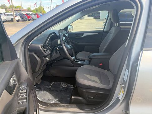 Used 2022 Ford Escape SE w/ Cold Weather Package FWD image 17