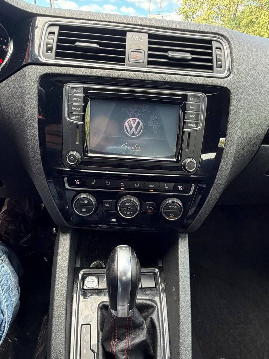 Used 2017 Volkswagen Jetta GLI FWD image 17