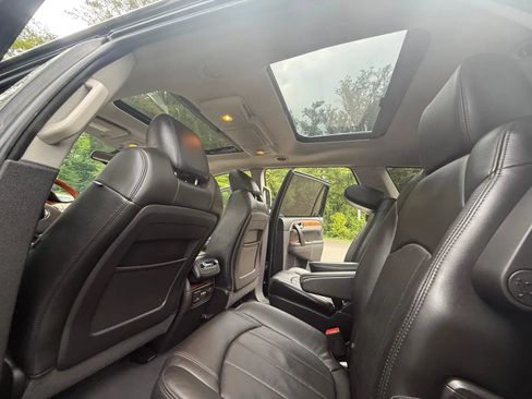 Used 2011 Buick Enclave CXL AWD/4WD image 29