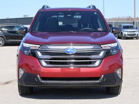 Used 2025 Subaru Forester Premium image 5