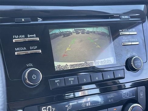 Used 2017 Nissan Rogue Sport SV image 25