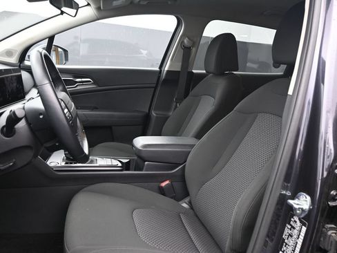 Used 2026 Kia Sportage LX FWD image 18