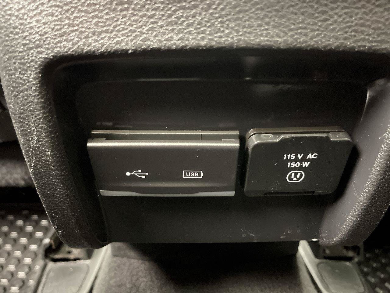 Used 2019 Jeep Cherokee Trailhawk AWD/4WD image 12