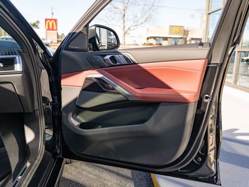 Used 2025 BMW X6 xDrive40i w/ Climate Comfort Package image 18