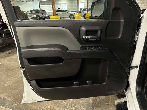 Used 2018 Chevrolet Silverado 1500 Custom w/ Custom Value Package image 27