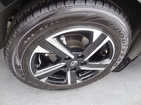 Used 2024 Nissan Sentra SV FWD image 25