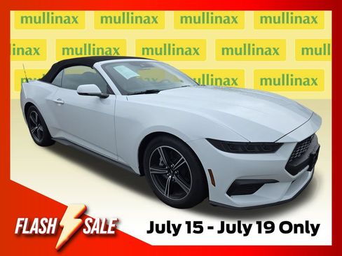 Used 2025 Ford Mustang Premium RWD image 1