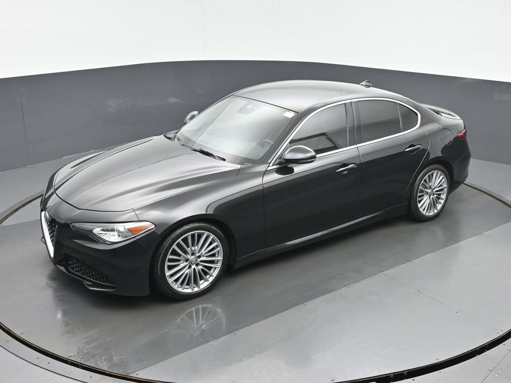 Used 2017 Alfa Romeo Giulia Ti w/ TI Lusso Light Wood Package RWD image 34