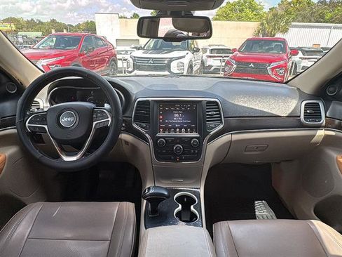 Used 2014 Jeep Grand Cherokee Limited w/ Luxury Group II image 18