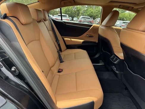 Used 2023 Lexus ES 250 w/ Premium Package AWD/4WD image 14