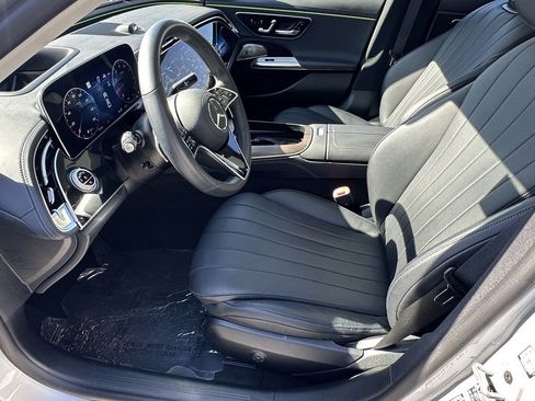 Certified 2024 Mercedes-Benz E 350 4MATIC Sedan w/ Airmatic Package image 10