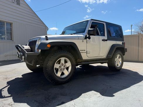 Used 2010 Jeep Wrangler Sport image 9