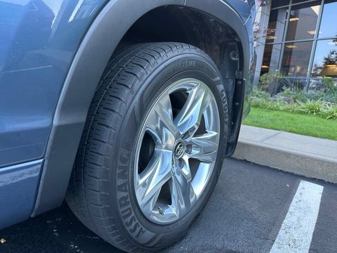Used 2019 Toyota Highlander Limited AWD/4WD image 9