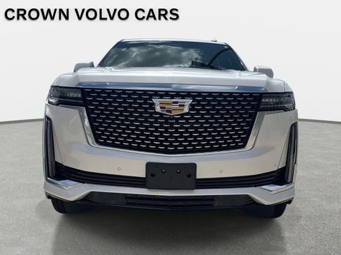 Used 2022 Cadillac Escalade ESV Premium Luxury w/ Performance Package AWD/4WD image 2