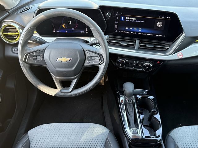 Used 2026 Chevrolet Trax LT FWD image 11