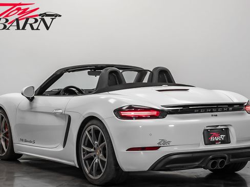 Used 2017 Porsche 718 Boxster S image 3