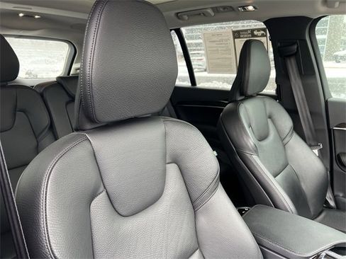 Used 2019 Volvo XC90 T5 Momentum w/ Multimedia Package image 23