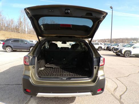 Used 2023 Subaru Outback Touring image 8