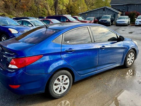 Used 2015 Hyundai Accent GLS FWD image 3