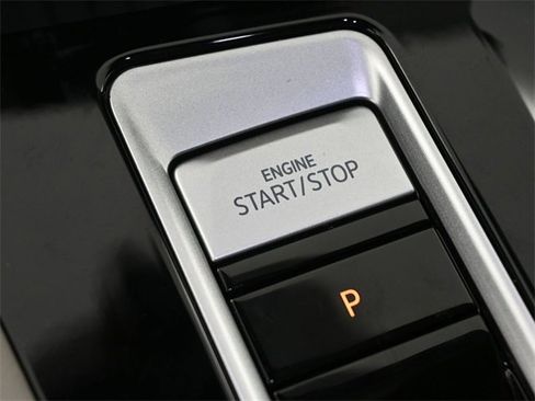 New 2025 Volkswagen Atlas SEL image 32