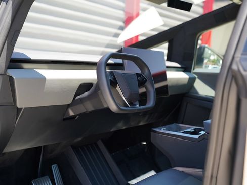 Used 2025 Tesla Cybertruck AWD Crew Cab image 12