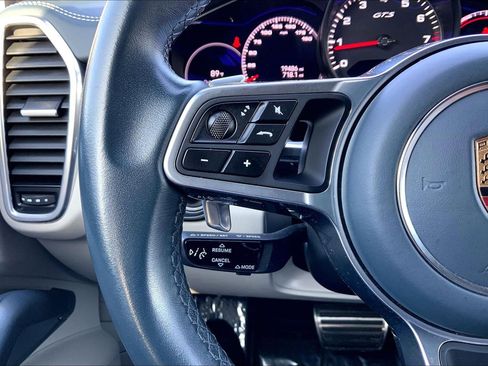Used 2022 Porsche Cayenne GTS image 22