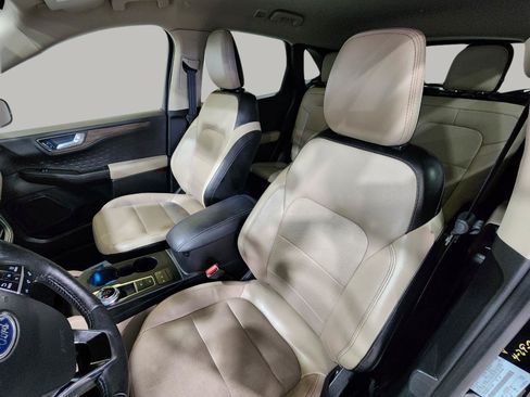 Used 2020 Ford Escape Titanium FWD image 13