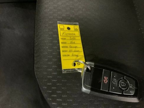 Used 2025 Ford Escape ST-Line AWD/4WD image 17