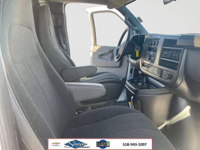 Used 2025 Chevrolet Express 2500 w/ Driver Convenience Package RWD image 16