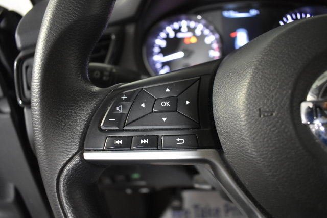 Used 2017 Nissan Rogue S AWD/4WD image 16