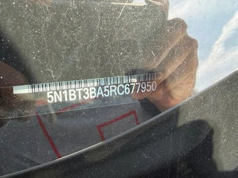 Used 2024 Nissan Rogue SV FWD image 5