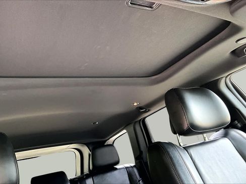 Used 2018 Jeep Grand Cherokee Altitude AWD/4WD image 14