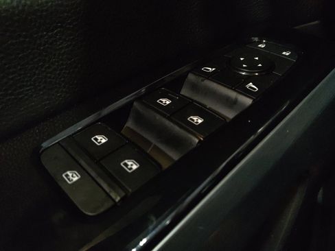 Used 2022 Nissan Pathfinder SL FWD image 27