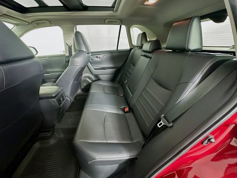 Used 2020 Toyota RAV4 Limited AWD/4WD image 28