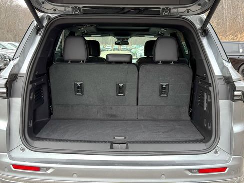 Used 2025 Buick Enclave Avenir w/ LPO, Floor Liner Package image 13