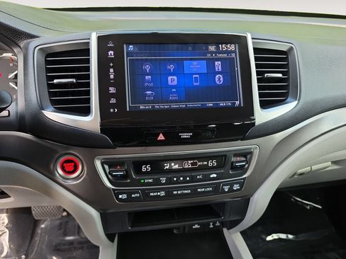 Used 2017 Honda Pilot EX image 11