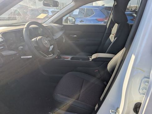 New 2026 Nissan Kicks SR w/ Cold Weather Package FWD image 14