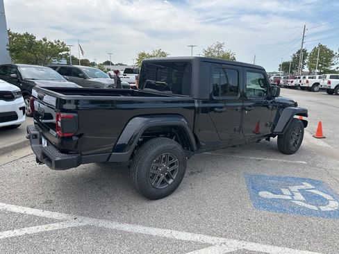 New 2025 Jeep Gladiator Sport image 27