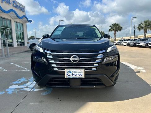 Used 2026 Nissan Rogue SV FWD image 3