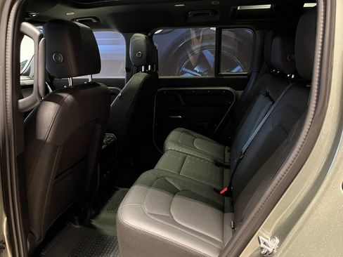 Used 2025 Land Rover Defender 110 S image 15
